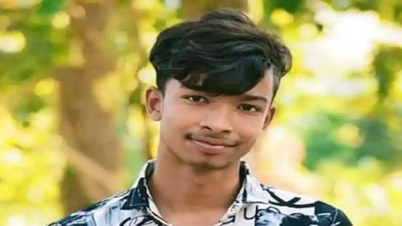 নিহত এসএসসি পরীক্ষার্থী কিশোর গ্যাং হামলার শিকার. Channel i News - চ্যানেল আই নিউজ