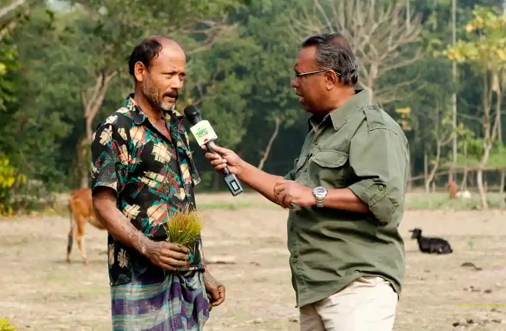 প্রাকৃতিক পরিবেশে একজন কৃষক ও সাংবাদিকের সাক্ষাৎকার. Channel i News - চ্যানেল আই নিউজ