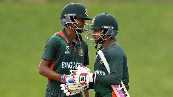 বাংলাদেশ ক্রিকেট দলের দুই খেলোয়াড়ের মধ্যে আলোচনা, মাঠে প্রস্তুতি।. Channel i News - চ্যানেল আই নিউজ