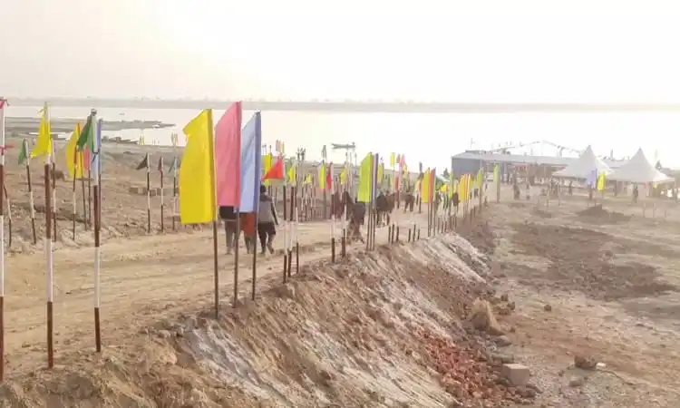 গোদাগাড়ী-মুর্শিদাবাদ নৌ-রুটের উদ্বোধন উপলক্ষে প্রস্তুতি চলছে. Channel i News - চ্যানেল আই নিউজ