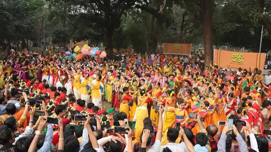নৃত্যে-ছন্দে দিনভর শিল্পকলার বসন্ত উৎসবের আনন্দময় দৃশ্য. Channel i News - চ্যানেল আই নিউজ