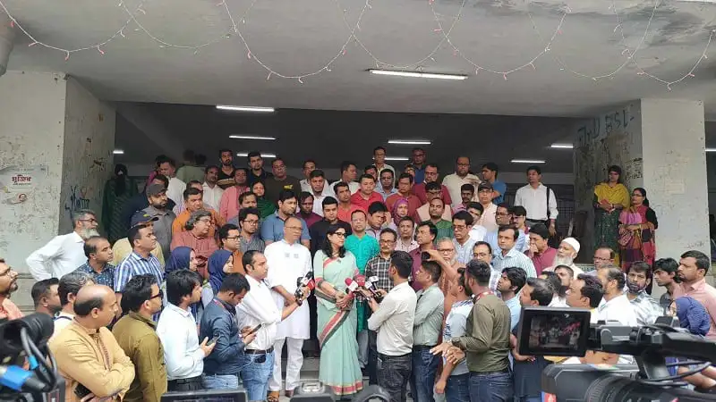 জবি উপাচার্য ও শিক্ষার্থীদের মধ্যে আলোচনা ও মতবিনিময়. Channel i News - চ্যানেল আই নিউজ