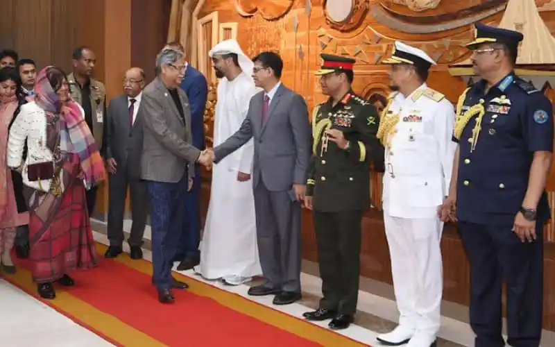 রাষ্ট্রপতি স্বাস্থ্য পরীক্ষা শেষে দেশে ফিরেছেন, কর্মকর্তাদের সাথে শুভেচ্ছা বিনিময়. Channel i News - চ্যানেল আই নিউজ