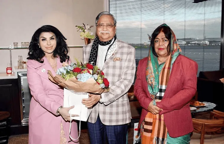 বাংলাদেশের রাষ্ট্রপতি লন্ডনে স্বাস্থ্য পরীক্ষার জন্য পৌঁছেছেন. Channel i News - চ্যানেল আই নিউজ