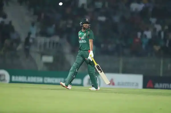 সিলেটে ক্রিকেট খেলোয়াড় সৌম্য দাশ মাঠে, বিতর্কের মধ্যে. Channel i News - চ্যানেল আই নিউজ