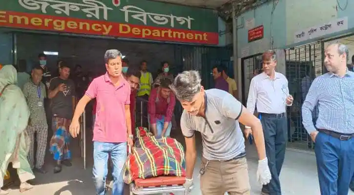 বেইলি রোডে ভিকারুননিসা স্কুলে অগ্নিকাণ্ডের ঘটনায় আহত ও নিহতের খবর. Channel i News - চ্যানেল আই নিউজ