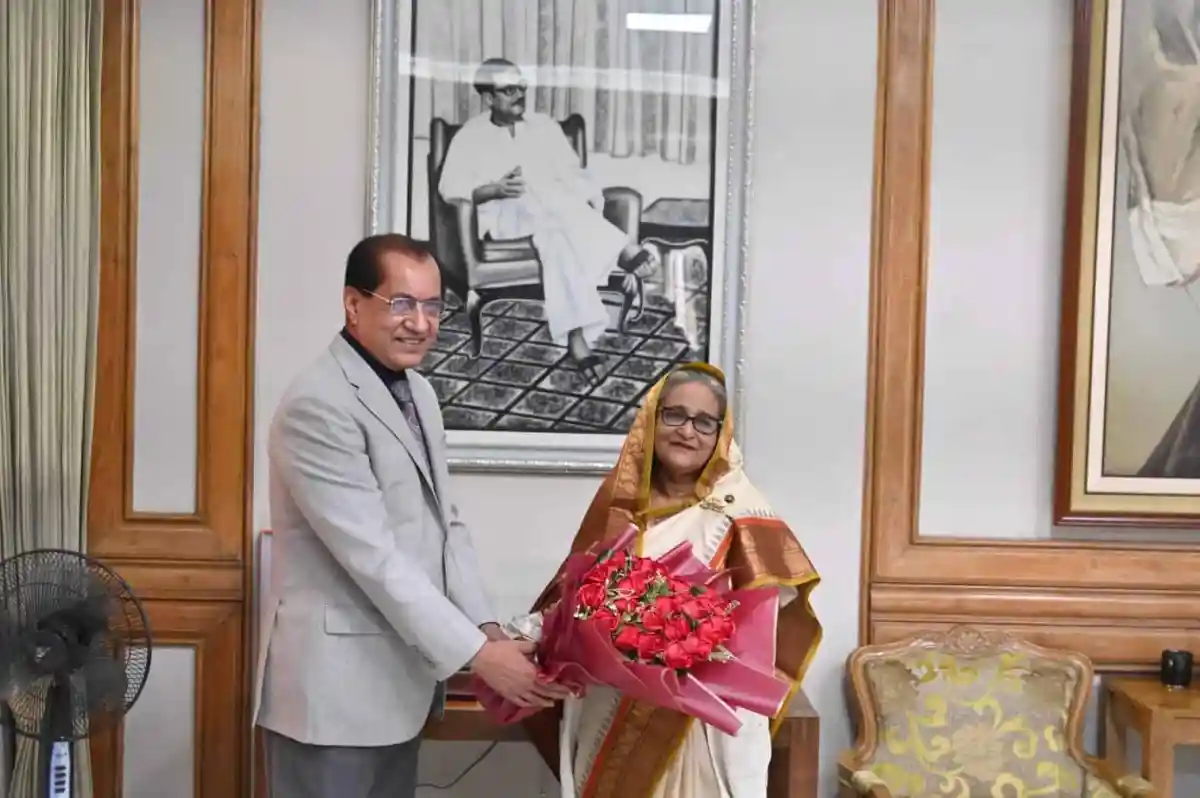 বিএসএমএমইউর নতুন ভিসি দীন মোহাম্মদ এর শুভেচ্ছা বিনিময়. Channel i News - চ্যানেল আই নিউজ