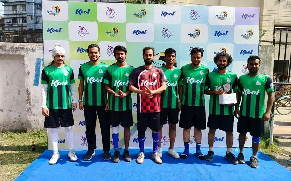 চ্যানেল আই ফুটবল দল বিজয়ী দলের সদস্যরা ট্রফি নিয়ে ছবি. Channel i News - চ্যানেল আই নিউজ