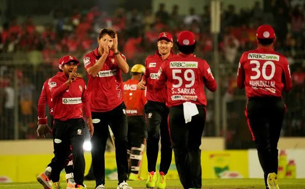 বাংলাদেশ ক্রিকেট দলের খেলোয়াড়রা মাঠে জয়ের উদযাপন করছে।. Channel i News - চ্যানেল আই নিউজ