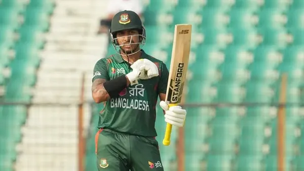 বাংলাদেশ ক্রিকেটার ব্যাট হাতে প্রস্তুত, মাঠে প্রস্তুতি নিচ্ছেন।. Channel i News - চ্যানেল আই নিউজ