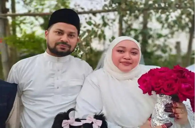 লক্ষ্মীপুরের রিয়াজের সঙ্গে মালয়েশিয়ান তরুণীর বিয়ে, সুখী দম্পতি. Channel i News - চ্যানেল আই নিউজ