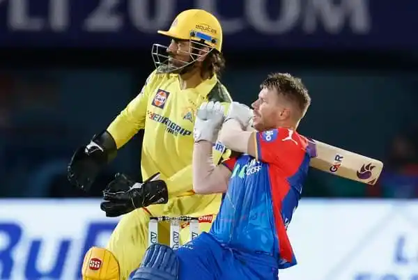 বাংলাদেশ ও ভারতের ক্রিকেট ম্যাচে মোস্তাফিজের বলের আঘাতের দৃশ্য. Channel i News - চ্যানেল আই নিউজ