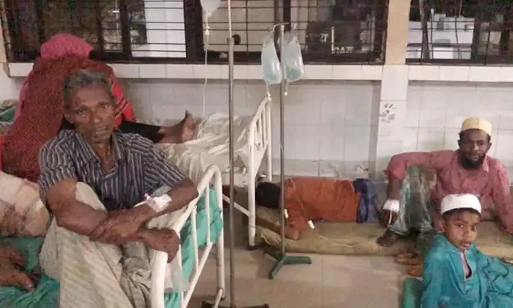 হাসপাতালে চিকিৎসাধীন চারজন রোগী, একজন বৃদ্ধা ও একজন শিশু. Channel i News - চ্যানেল আই নিউজ