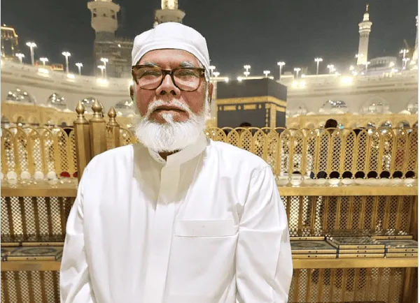 সালমান এফ রহমান মক্কায় ইতিকাফে বসেছেন, পবিত্র কাবা শরিফের পেছনে।. Channel i News - চ্যানেল আই নিউজ