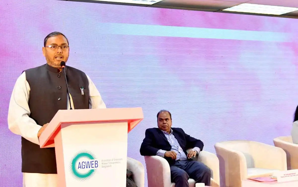 বাংলাদেশের বাণিজ্য প্রতিমন্ত্রী পেঁয়াজের বাজার নিয়ে আলোচনা করছেন।. Channel i News - চ্যানেল আই নিউজ