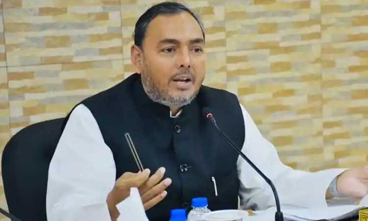 বাণিজ্য প্রতিমন্ত্রী পেঁয়াজ বিক্রির ঘোষণা দেন. Channel i News - চ্যানেল আই নিউজ