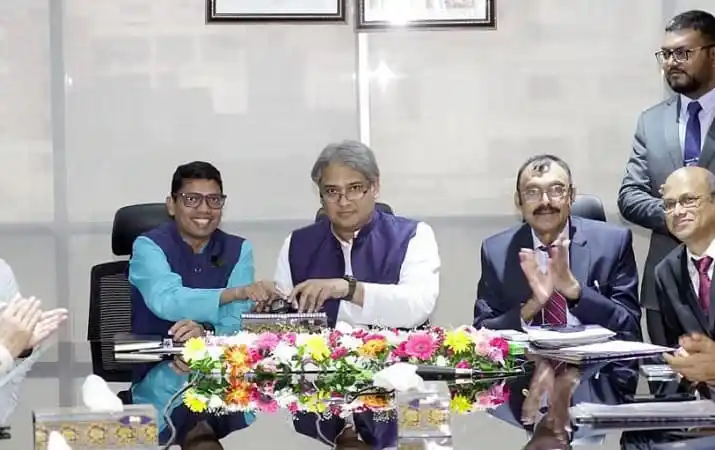 চ্যানেল আই অনলাইন এর কর্মকর্তাদের মধ্যে শুভেচ্ছা বিনিময়. Channel i News - চ্যানেল আই নিউজ