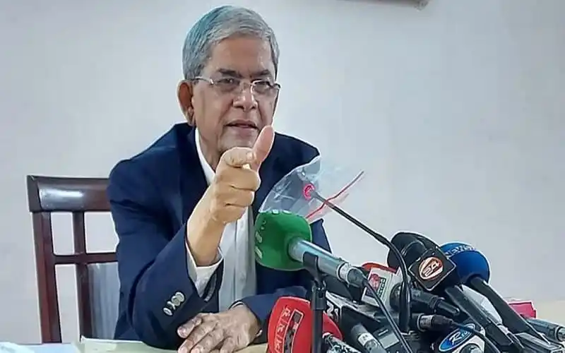 মির্জা ফখরুল ইসলাম আলমগীর সংবাদ সম্মেলনে বক্তব্য দিচ্ছেন. Channel i News - চ্যানেল আই নিউজ