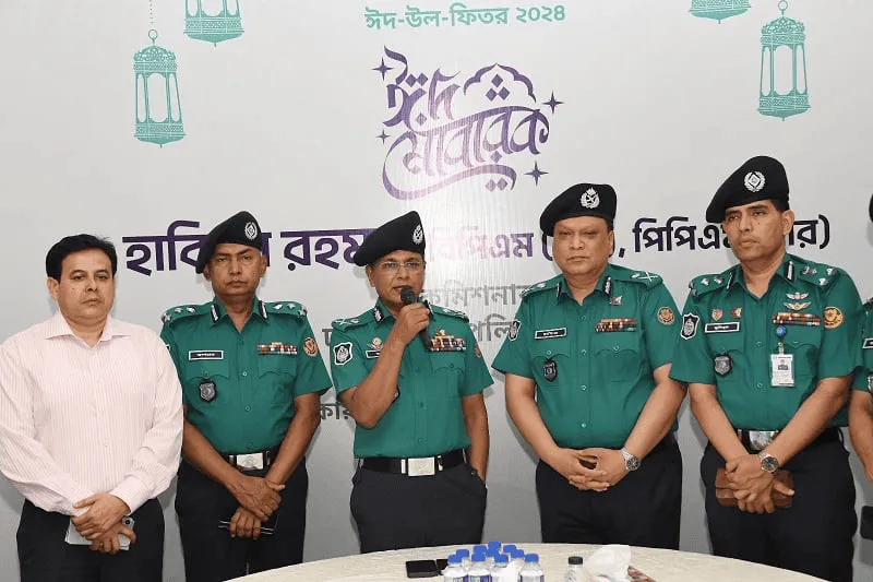 ডিএমপি সদস্যরা ঈদ উদযাপন ও বর্ষ বরণে নিরাপত্তা নিশ্চিত করছে. Channel i News - চ্যানেল আই নিউজ