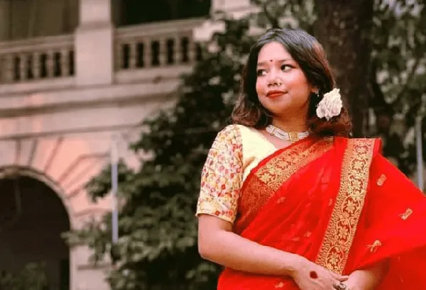 অবন্তিকা লাল শাড়ি পরা, তদন্তের জন্য অপেক্ষমাণ. Channel i News - চ্যানেল আই নিউজ