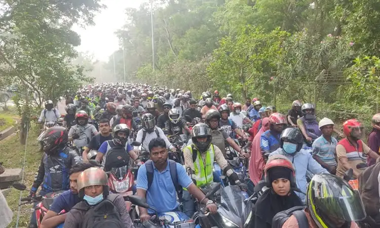 বঙ্গবন্ধু সেতুতে হাজার হাজার মোটরসাইকেল পারাপার, যানজট সৃষ্টি. Channel i News - চ্যানেল আই নিউজ