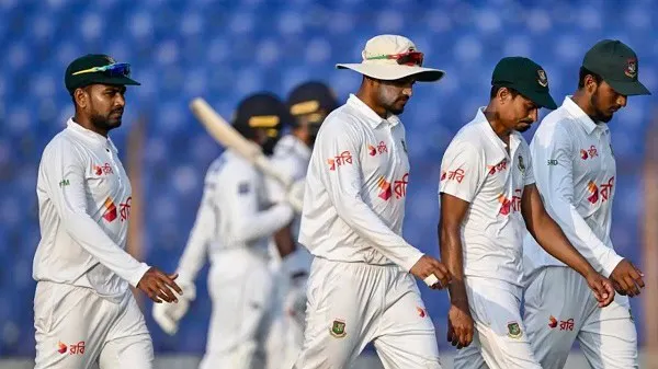 বাংলাদেশ ক্রিকেট দলের খেলোয়াড়রা মাঠে অনুশীলন করছে।. Channel i News - চ্যানেল আই নিউজ