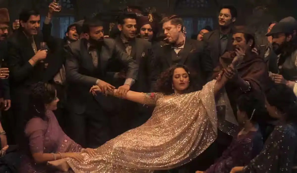 বিয়ের অনুষ্ঠানে নারীর নাচ ও পারিবারিক আনন্দের মুহূর্ত. Channel i News - চ্যানেল আই নিউজ