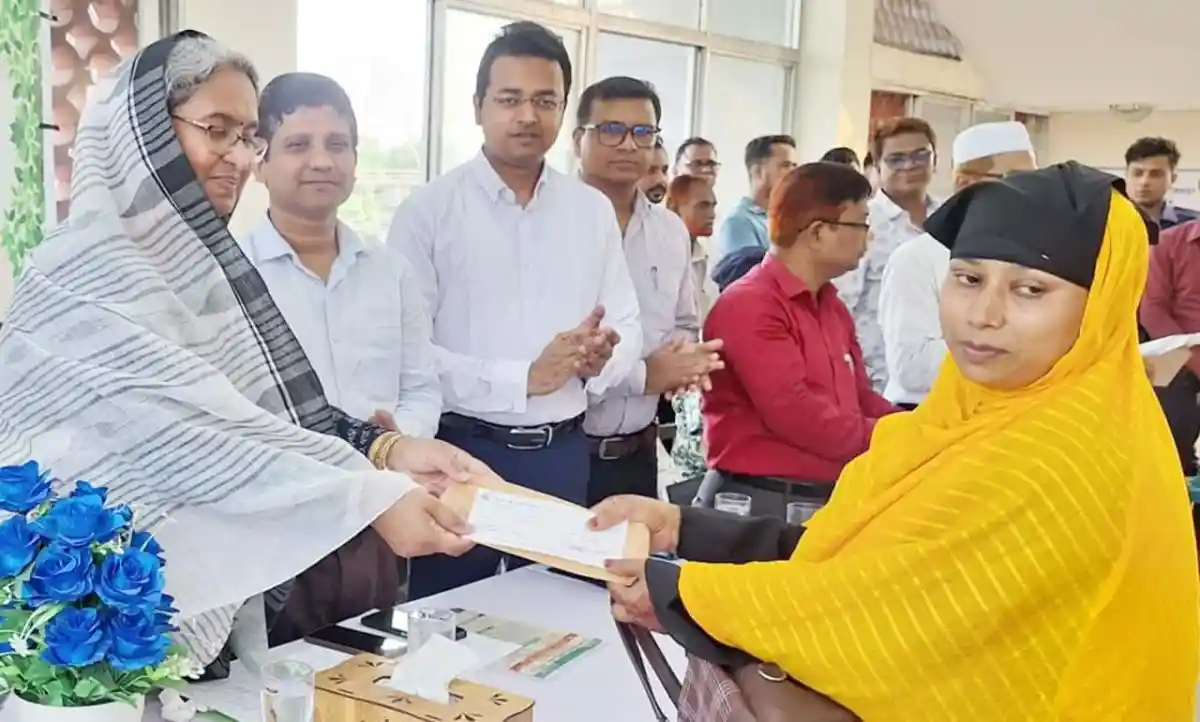 প্রবাসীদের রেমিটেন্সের মাধ্যমে দেশের উন্নয়ন ও অর্থনৈতিক প্রবৃদ্ধি. Channel i News - চ্যানেল আই নিউজ