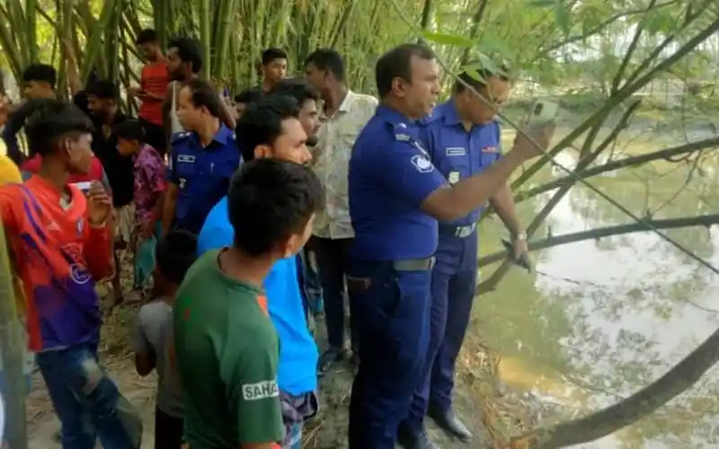 কুড়িগ্রামে পুকুরে মাছ ধরতে গিয়ে ডুবে দুই শিশুর মৃত্যু, স্থানীয়রা উদ্ধার কাজ চালাচ্ছে. Channel i News - চ্যানেল আই নিউজ