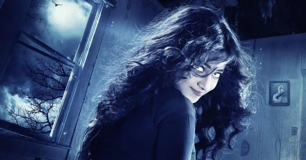 ভয়ঙ্কর চোখের সঙ্গে এক নারীর ছবি, রহস্যময় পরিবেশে. Channel i News - চ্যানেল আই নিউজ