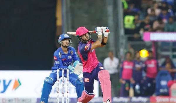 বাংলাদেশি ক্রিকেটার ব্যাটিং করছেন, বিপক্ষে ভারতীয় বোলার. Channel i News - চ্যানেল আই নিউজ