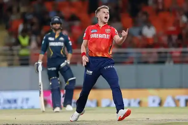 ক্রিকেট ম্যাচে একজন ক্রিকেটার উচ্ছ্বাস প্রকাশ করছেন. Channel i News - চ্যানেল আই নিউজ