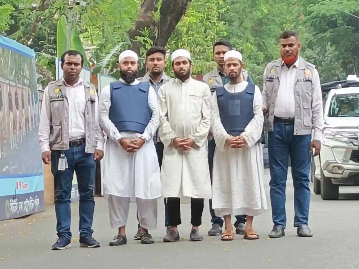 বাংলাদেশে জঙ্গি সংগঠনের রিক্রুটারদের গ্রেপ্তার. Channel i News - চ্যানেল আই নিউজ