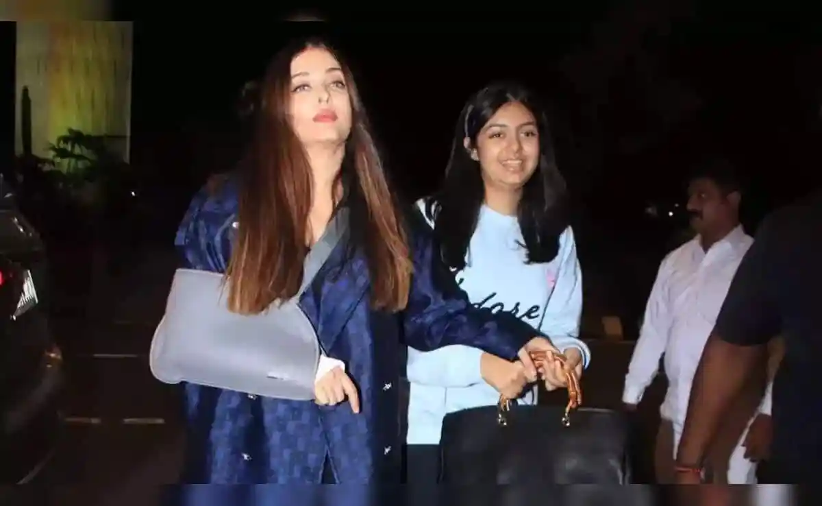অভিনেত্রী ঐশ্বরিয়া কানে হাত দিয়ে, সঙ্গে মেয়ে আরাধ্য, বাইরে আসছেন. Channel i News - চ্যানেল আই নিউজ