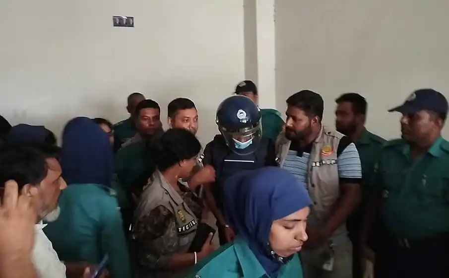 শিমুল-তানভীর-শিলাস্তি রিমান্ডে, পুলিশ ও আইনশৃঙ্খলা বাহিনী উপস্থিত. Channel i News - চ্যানেল আই নিউজ