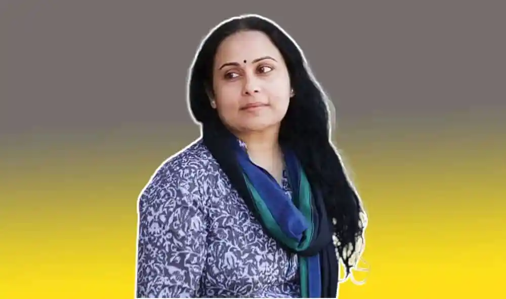 অভিনেত্রী আফসানা মিমি বাবার মৃত্যুর শোক প্রকাশ করছেন. Channel i News - চ্যানেল আই নিউজ