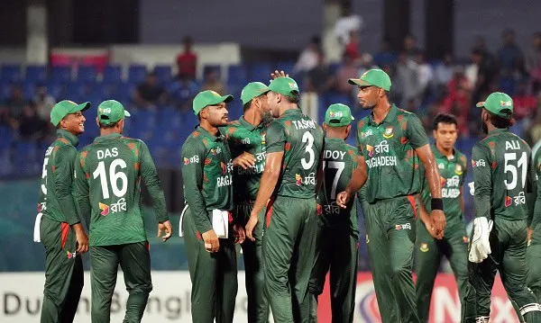 বাংলাদেশ ক্রিকেট দলের খেলোয়াড়রা মাঠে একত্রিত হচ্ছে. Channel i News - চ্যানেল আই নিউজ