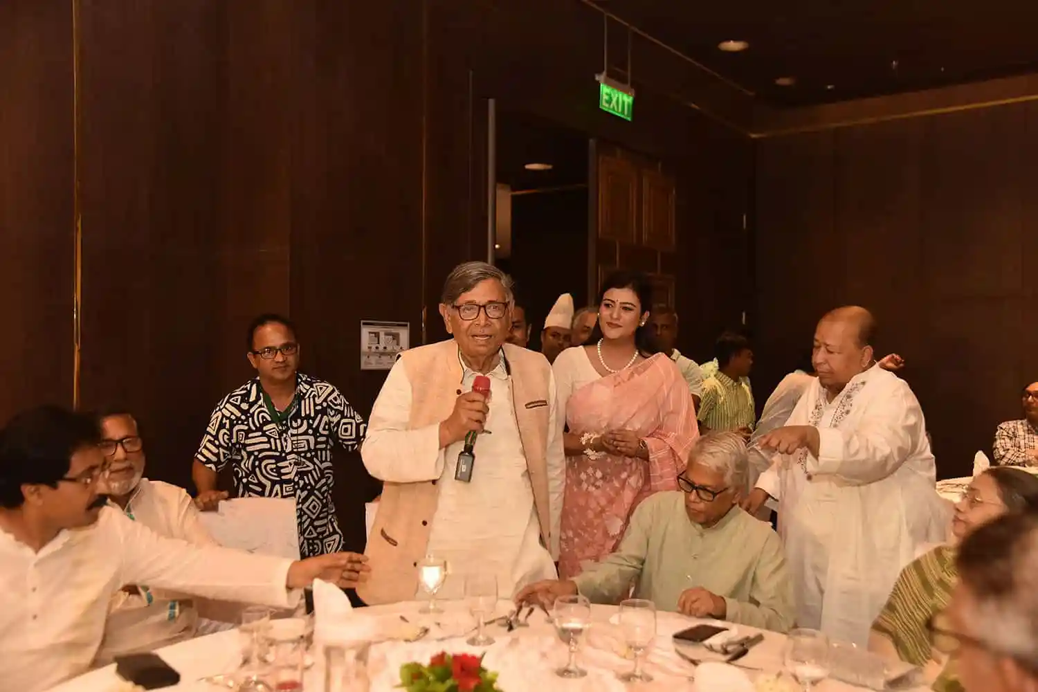 বন্যা মৃধা পদ্মশ্রী পুরস্কার গ্রহণের সময় বক্তা হিসেবে উপস্থিত. Channel i News - চ্যানেল আই নিউজ