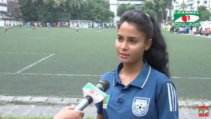 বাংলাদেশ নারী ফুটবল দলের সানজিদা সাক্ষাৎকারে অংশগ্রহণ করছে. Channel i News - চ্যানেল আই নিউজ