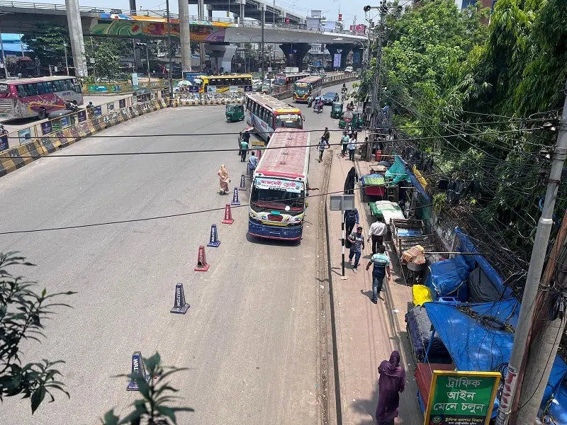 বাস ছাড়া দাঁড়ালে ট্রাফিক পুলিশের মামলা, ঢাকায় যানজট. Channel i News - চ্যানেল আই নিউজ