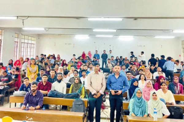 জাবি গবেষণা সংসদের প্রশিক্ষণ কর্মশালায় শিক্ষার্থীদের উপস্থিতি. Channel i News - চ্যানেল আই নিউজ