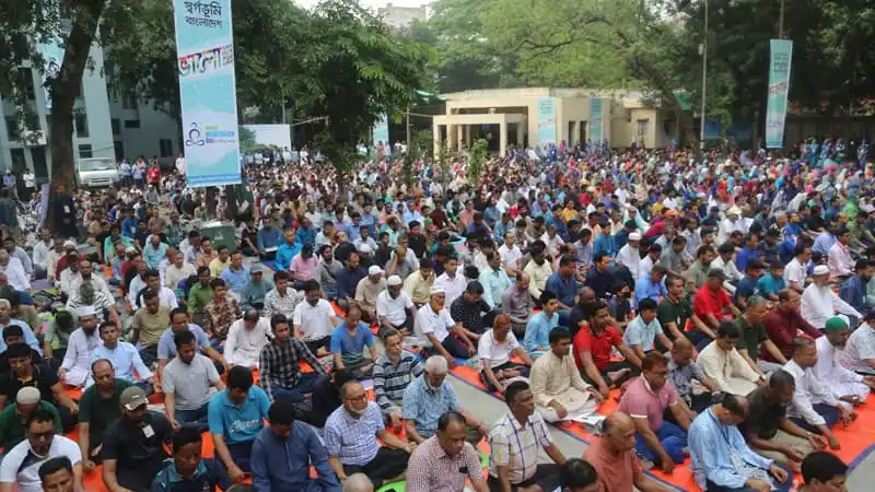 বিশ্ব মেডিটেশন দিবস উপলক্ষে বিশাল জনসমাগমের ছবি. Channel i News - চ্যানেল আই নিউজ