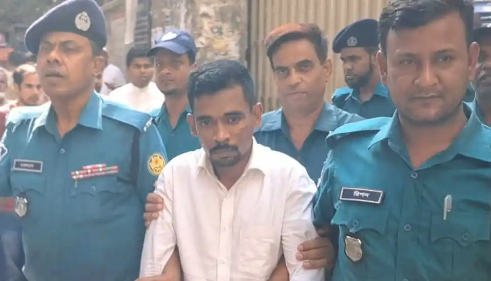 মিল্টন সমাদ্দারকে ৩ দিনের রিমান্ডে নেওয়া হয়েছে, পুলিশ escort করছে।. Channel i News - চ্যানেল আই নিউজ