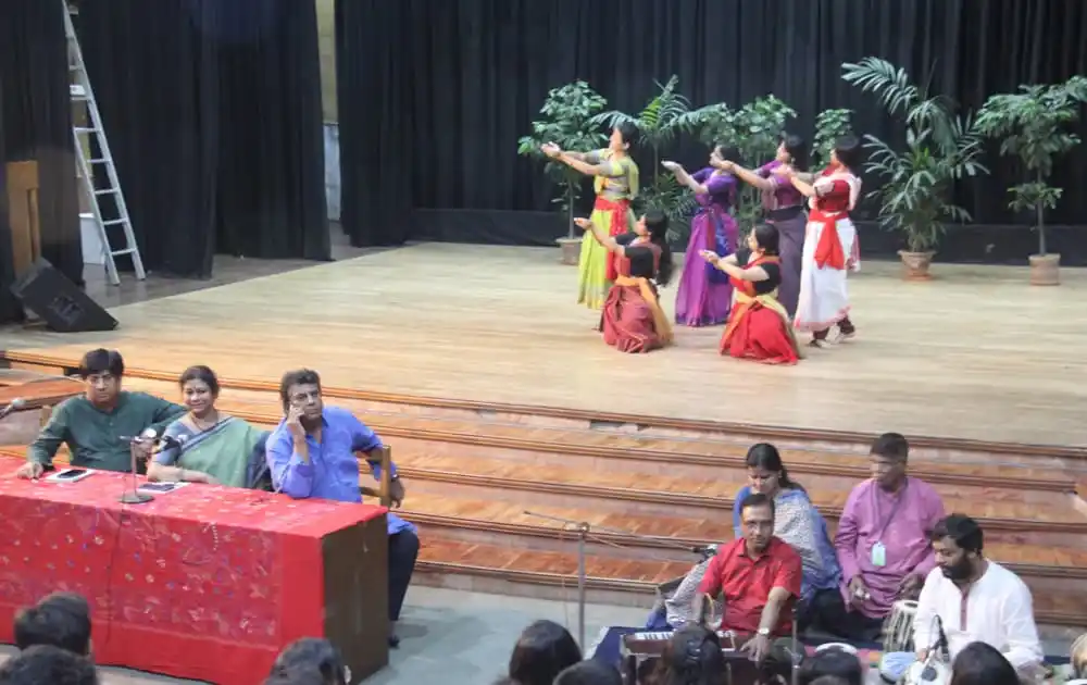 ছায়ানটের নজরুল উৎসবের সাংস্কৃতিক পরিবেশের ছবি. Channel i News - চ্যানেল আই নিউজ