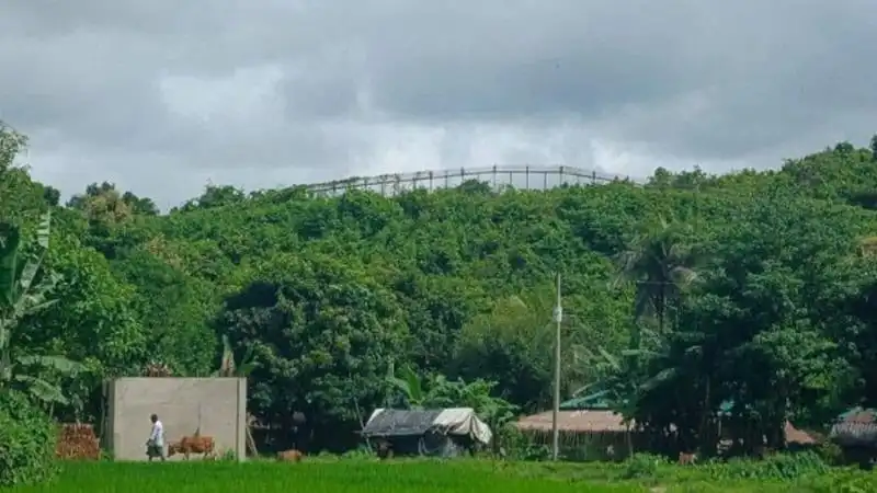 রোহিঙ্গা ক্যাম্পের আশেপাশের বনাঞ্চল, গাছে ঘেরা পাহাড়ি এলাকা. Channel i News - চ্যানেল আই নিউজ