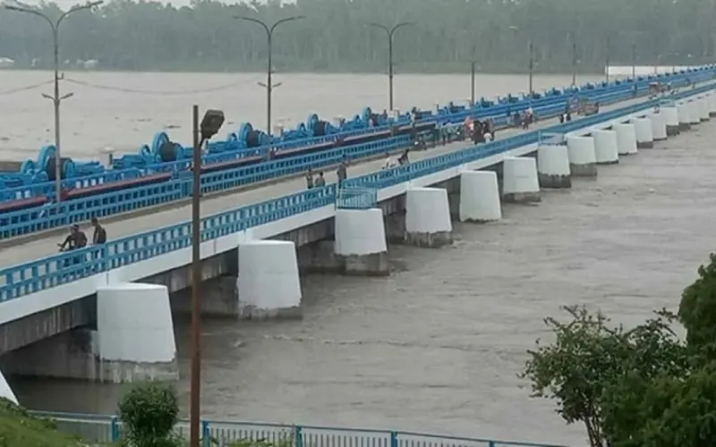 তিস্তা নদীর পানি বিপদসীমার উপর, বন্যার আশঙ্কা বাড়ছে. Channel i News - চ্যানেল আই নিউজ