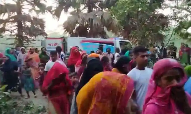 নৌকাডুবির পর বাংলাদেশির লাশ উদ্ধার কার্যক্রম চলমান. Channel i News - চ্যানেল আই নিউজ
