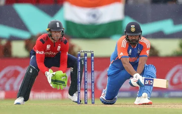 বাংলাদেশ ও ভারতের ক্রিকেটাররা মাঠে খেলছেন, বৃষ্টির মধ্যে ম্যাচ চলমান. Channel i News - চ্যানেল আই নিউজ