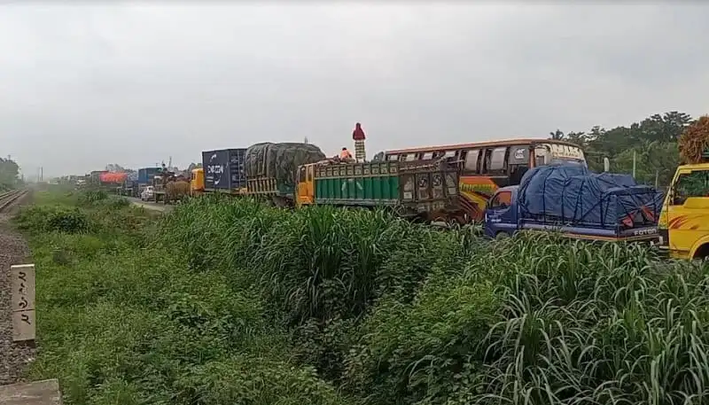 ঢাকা-টাঙ্গাইল-বঙ্গবন্ধু সেতু মহাসড়কে যানবাহনের দীর্ঘ লাইন, ধীরগতি. Channel i News - চ্যানেল আই নিউজ