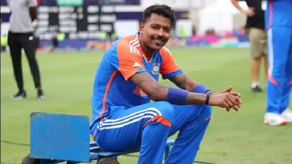 বাংলাদেশ ক্রিকেটার হার্দিক মাঠে হাসিমুখে বসে আছেন. Channel i News - চ্যানেল আই নিউজ